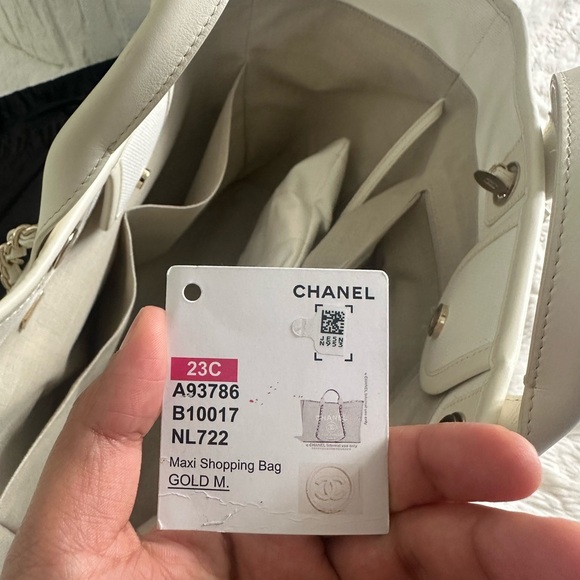 Chanel Deauville Large Shopping Bag White - Picture 11 of 15